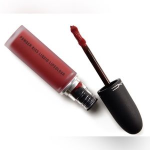 NIB MAC POWDER KISS LIPCOLOUR IN SHADE DEVOTED TO CHILI